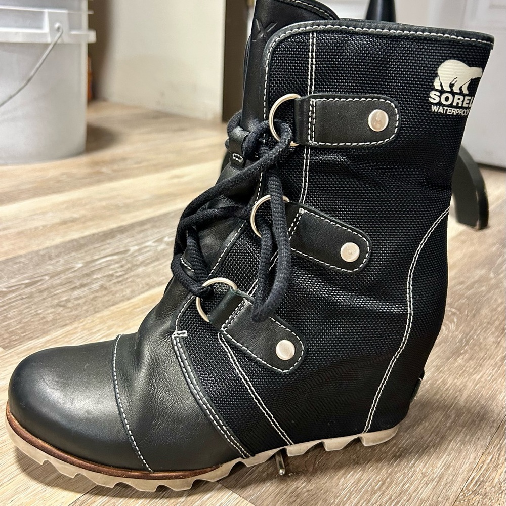 Sorel waterproof boots. Size 7.5